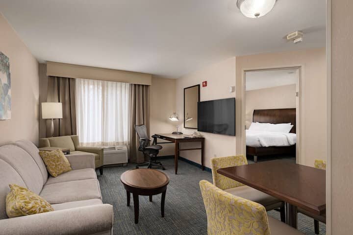 Room 11 of 28