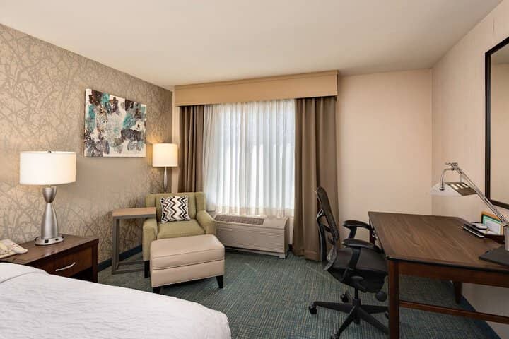 Room 9 of 28