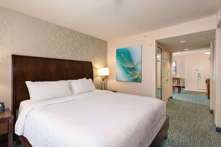 Room 8 of 28